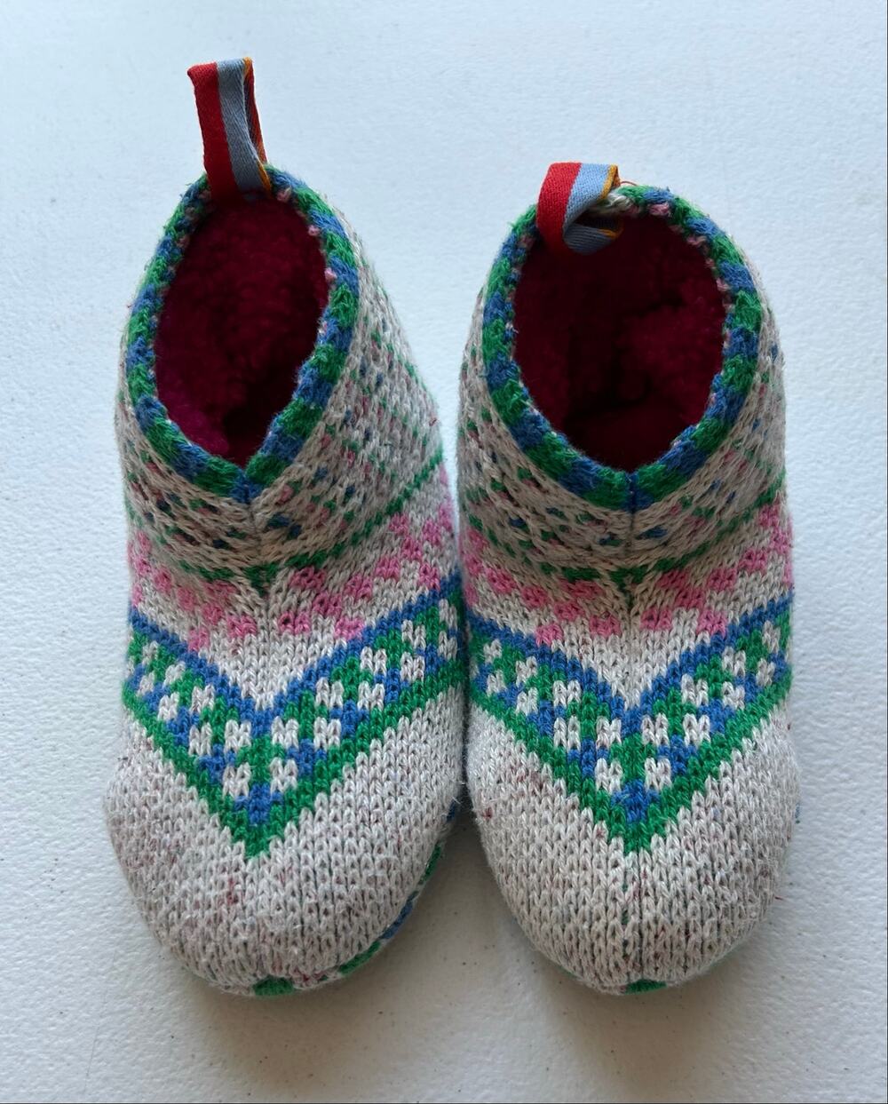 Bombas Gripper Slippers Kids Sz 8-10 Nonslip Bottoms Nordic Sweater Faux Sherpa